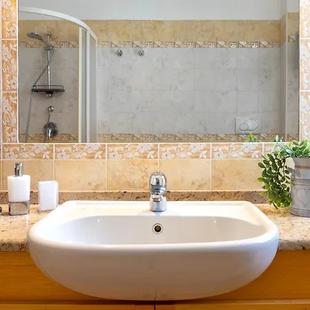 Sardinia Re - Lukas 7 - Free Parking Apartment